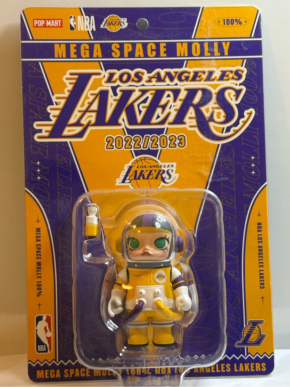 MEGA SPACE MOLLY 100% NBA Los Angeles Lakers 2023 LIMITED
